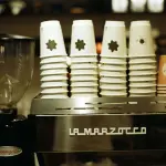 Macchine da caffè a capsule compatibili: presente e futuro di un fenomeno globale